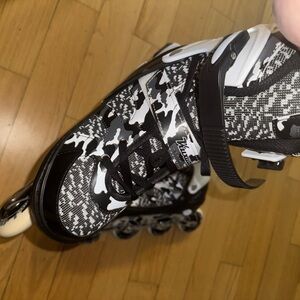 Black and White Rollerblades - NEW